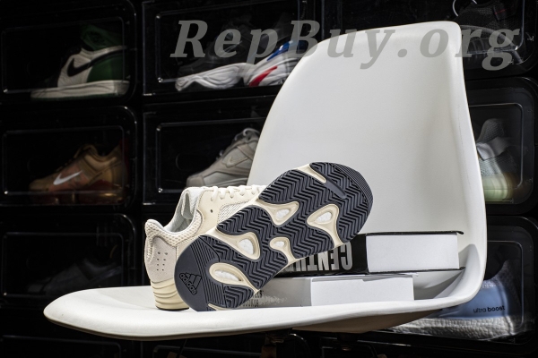 Top Version adidas Yeezy Boost 700 Analog EG7596 - 图片 13