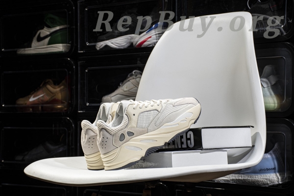 Top Version adidas Yeezy Boost 700 Analog EG7596 - 图片 14