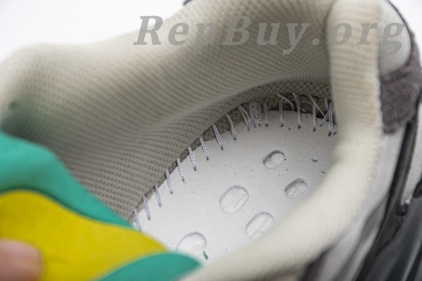 Top Version Yeezy Boost 700 V2“Tephra” FU7914 - 图片 9